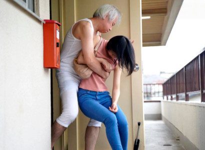 Nữ Thư Ký Bị Sếp Chuốc Thuốc Mê Khách Sạn